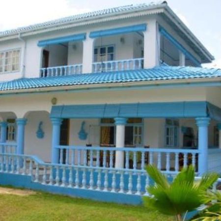 Le Chateau Bleu Hotel Anse aux Pins Exterior foto
